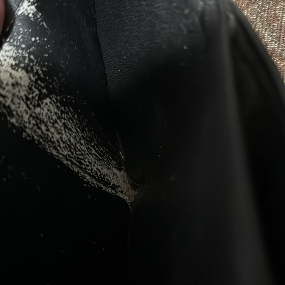 Men’s louis vuttion black epi wallet like new condition. - Picture 10 of 12